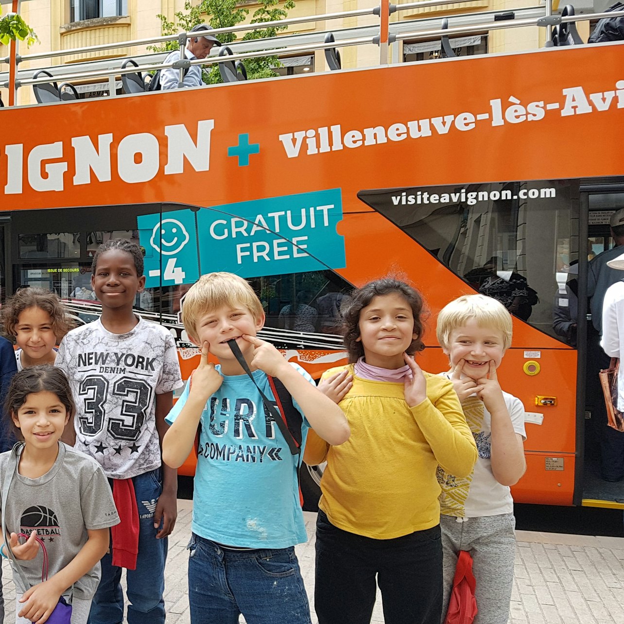 Hop on Hop off Bus Avignon I Need Tours hop-on-hop-off-bus-avignon-i-need-tours