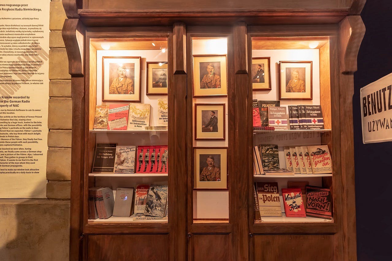 박물관 박람회 파편