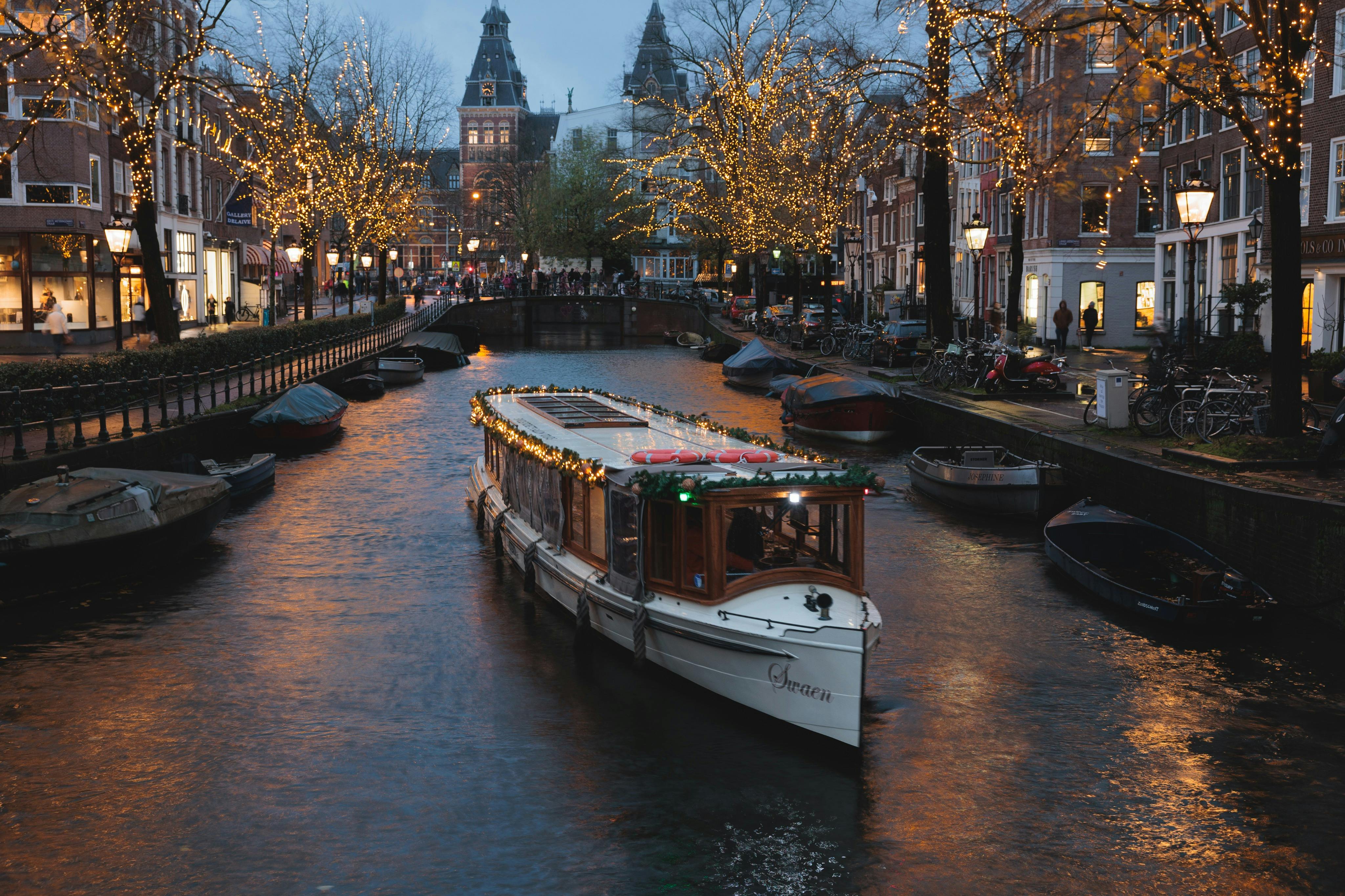 Amsterdam: Bootstour mit unbegrenzten Getränken — 2