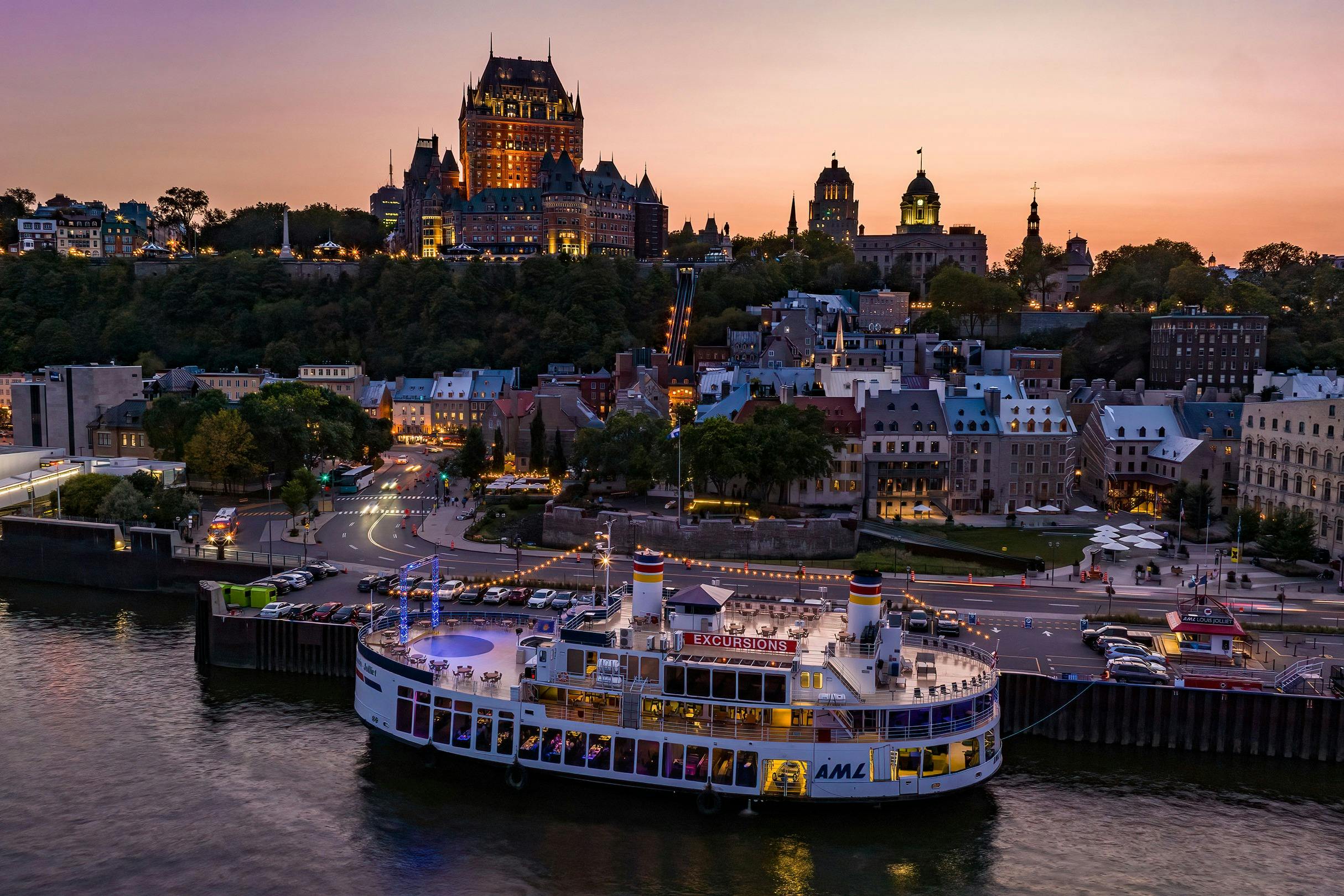 Quebec City: Tour in barca con cena + vino — 2