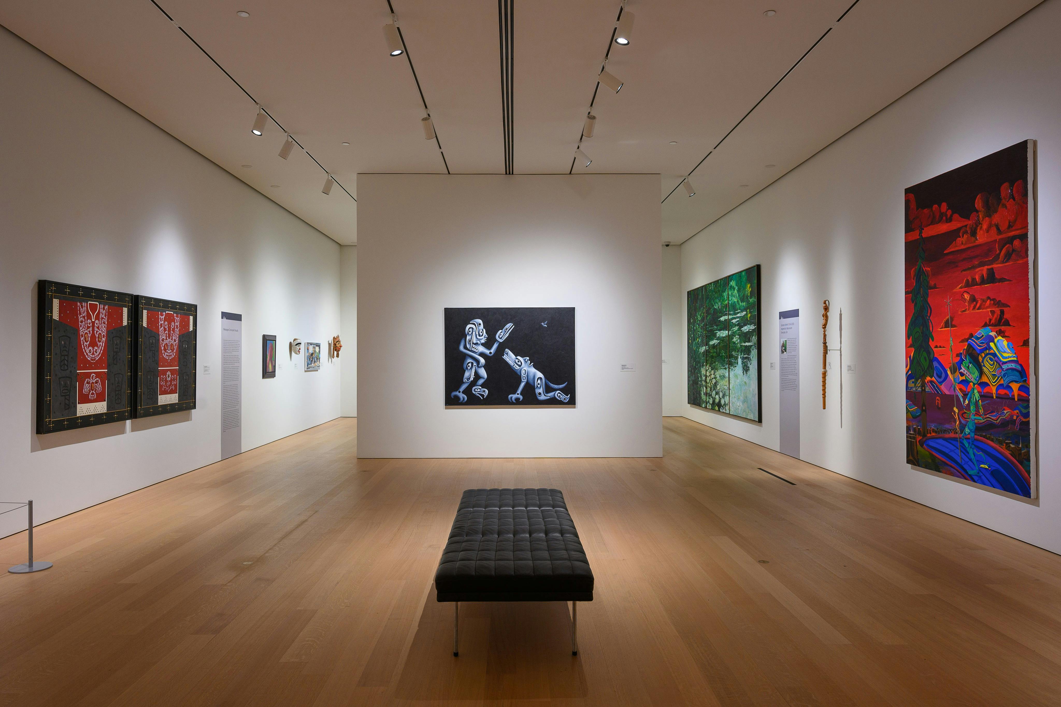 L'une des galeries de la collection permanente d'art de la Colombie-Britannique.