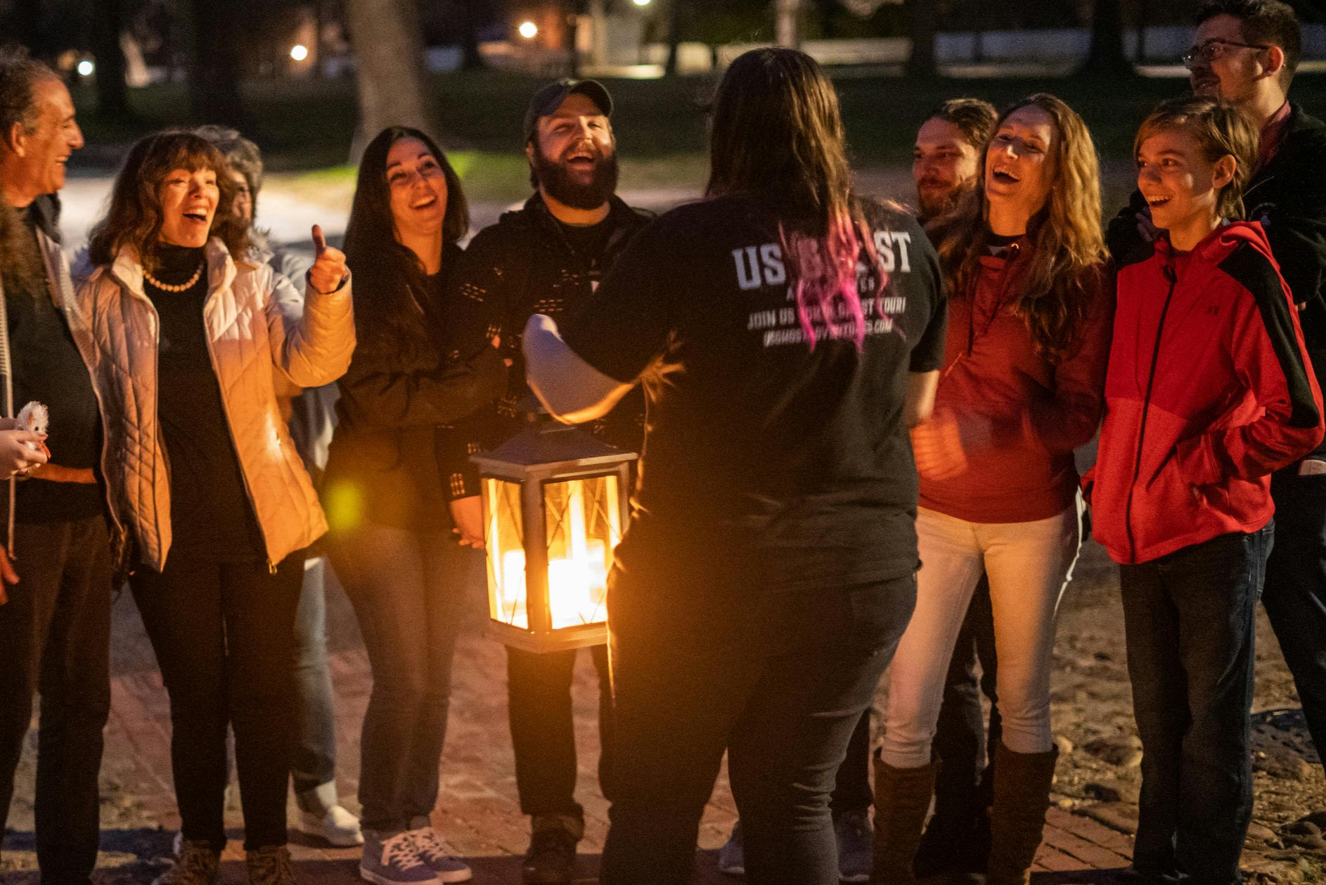 与房客共度美好时光的导游。