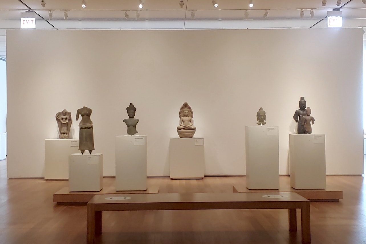 The Art Institute of Chicago: Skip-The-Line & Semi-Private Tour - Accommodations in Chicago
