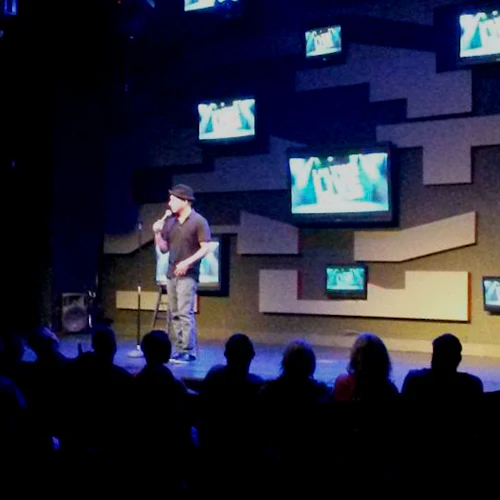 V Theater Las Vegas: Clube de Comédia Las Vegas Live - Photo 4