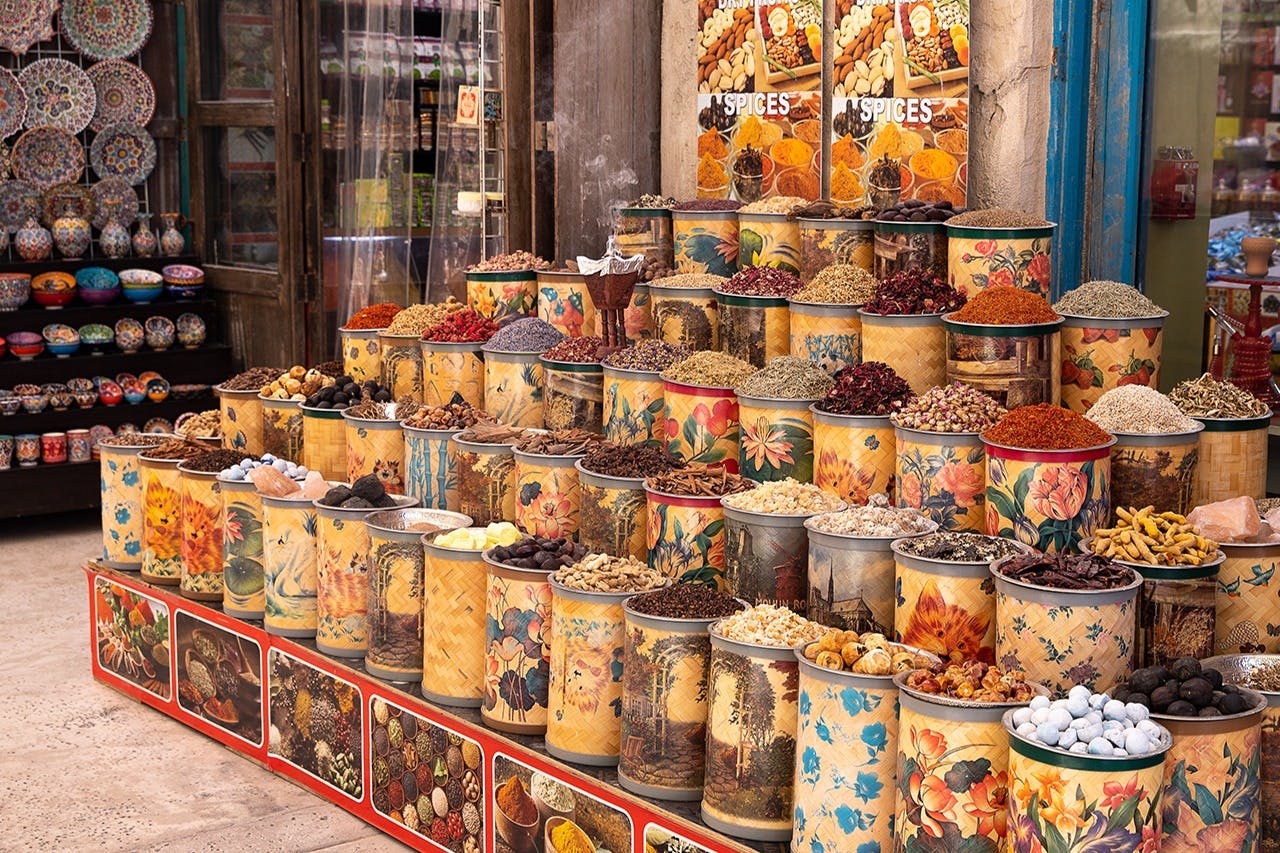 Desperta els sentits a l'Spice Souk: on els sabors encenen l'ànima. 🌶️✨ #SpiceSensations #MarketMagic