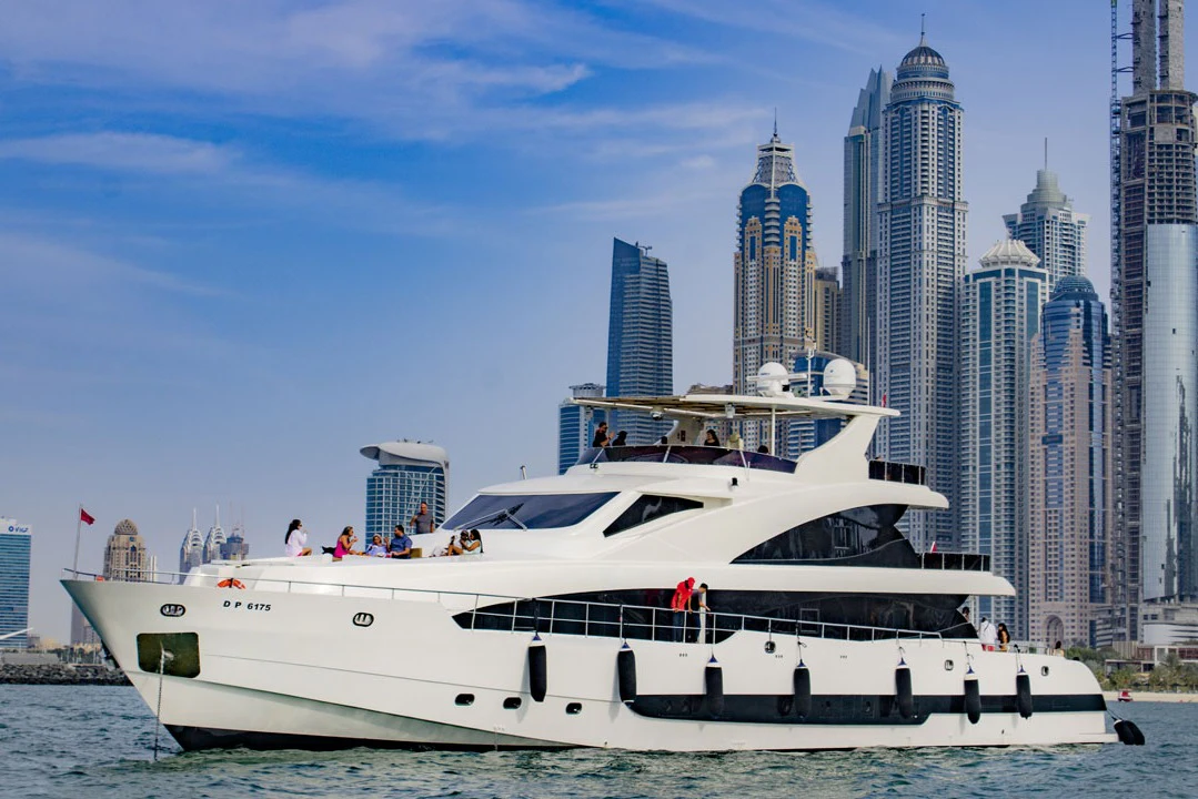 Dubai Harbor: Superyacht Experience with Live Music & Drinks
