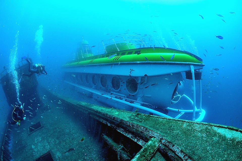 Submarine Safaris