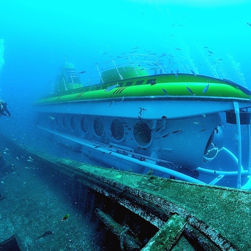 Submarine: Dive into the Atlantic Ocean