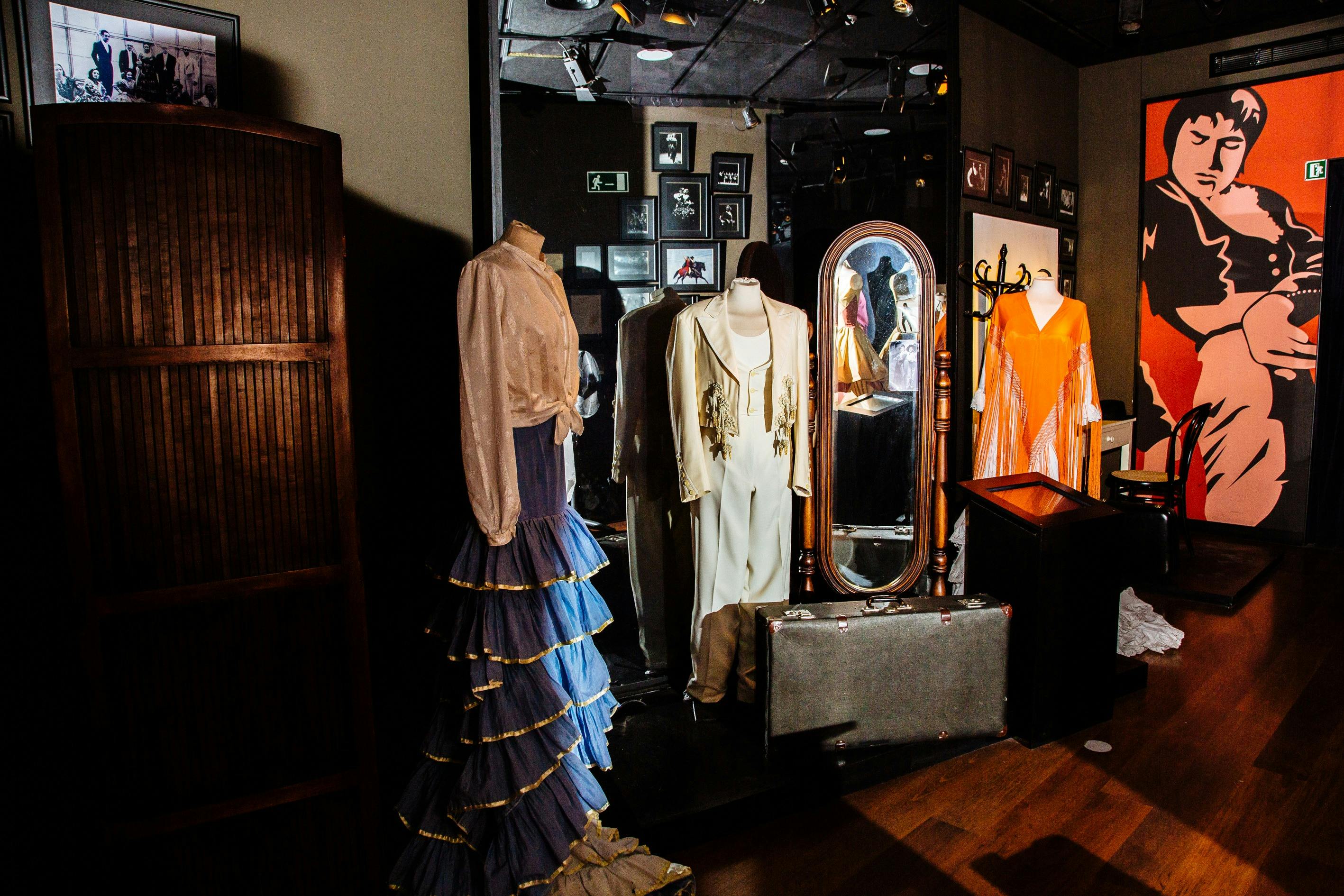 Cruises & Boat Tours