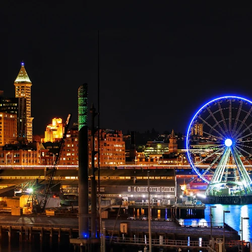 Seattle: One-Way Locks Cruise + Hop-on Hop-off Bus Tour