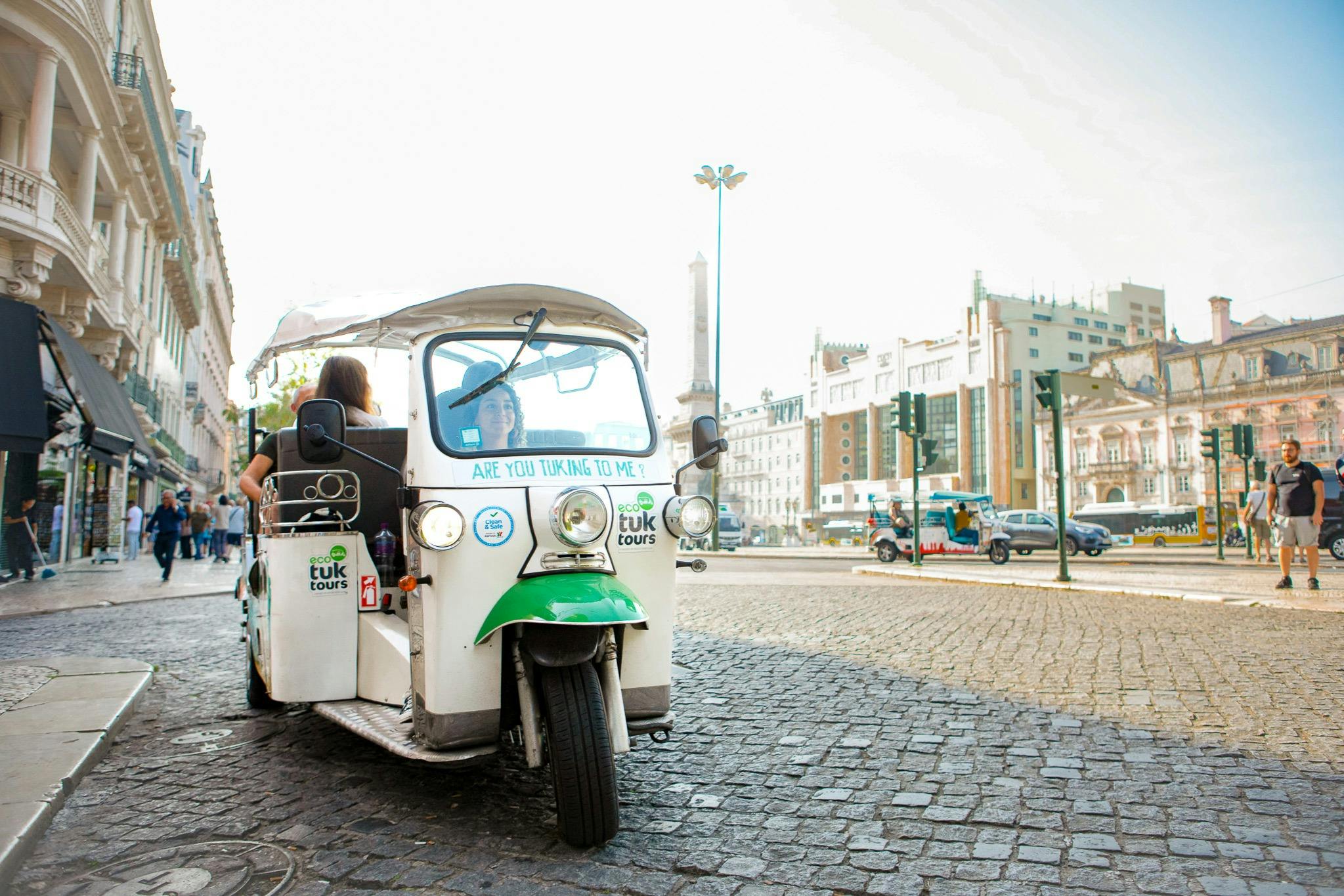 가이드와 함께하는 리스본 툭툭 투어