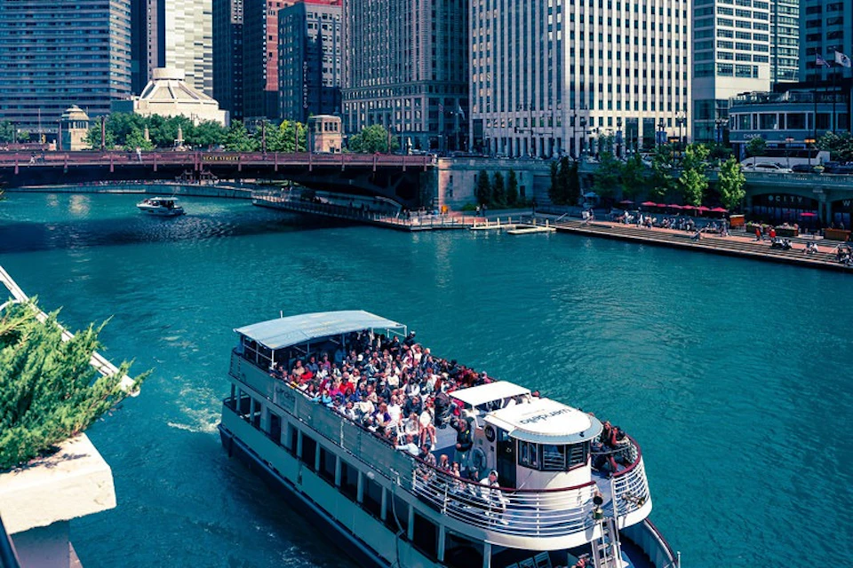 48-Hour Hop on Hop off + Architecture Cruise