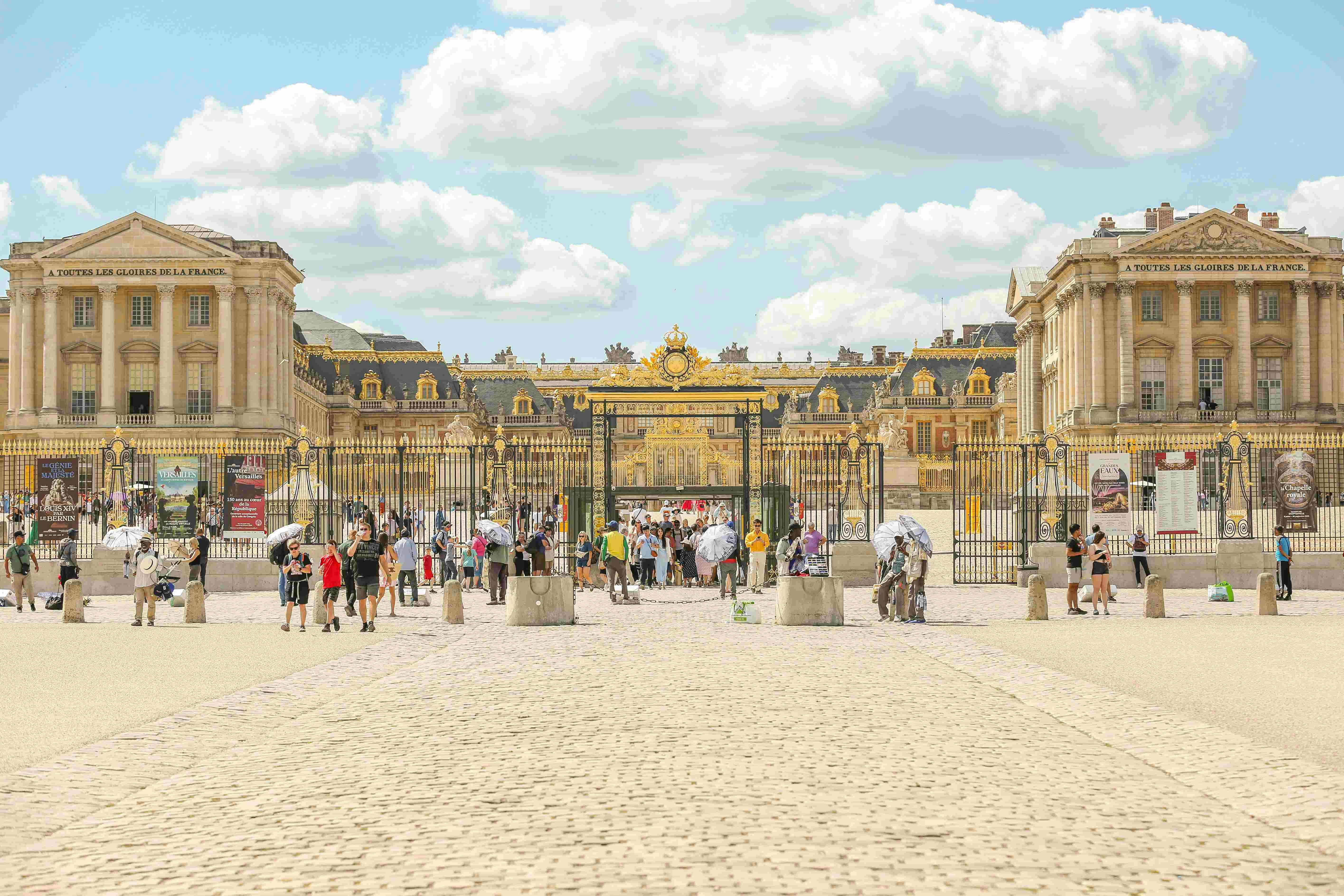 Palace of Versailles: Guided Tour + Transport 4