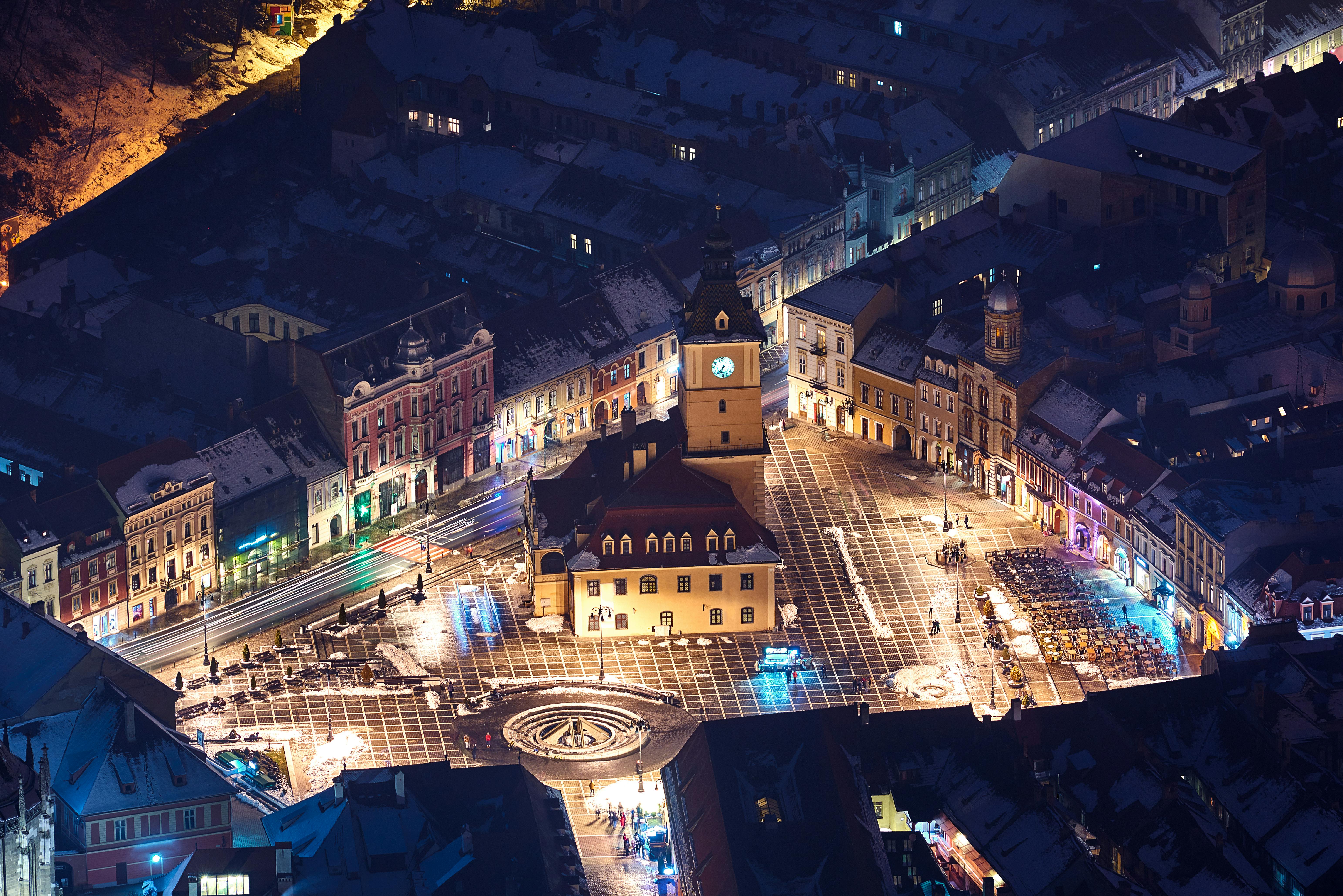 Brașov: Tour Guidato a Piedi di Notte — 5