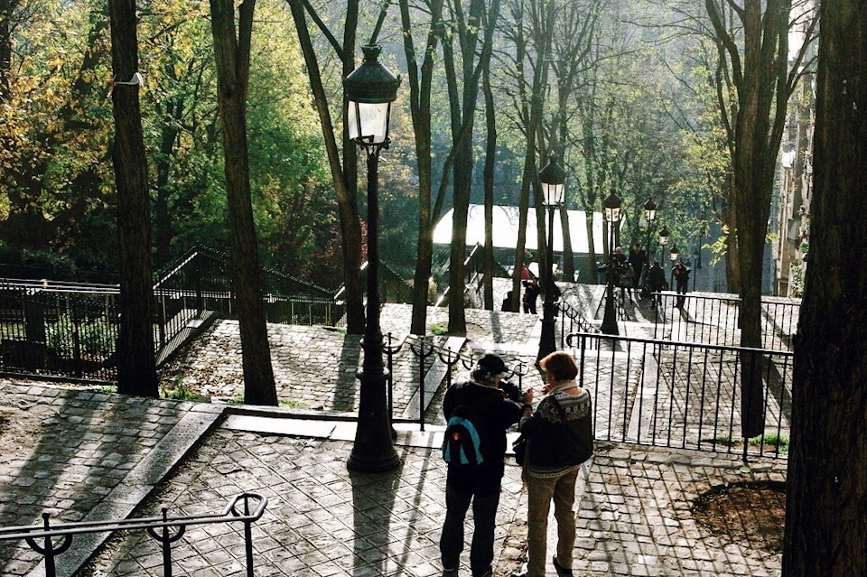 Guided walking tours of Montmartre with Babylon Tours