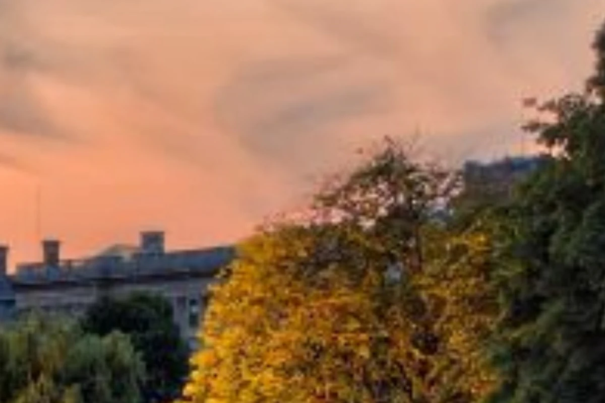 Paris: 1-Hr Seine River Cruise + Crepe Tasting — 1