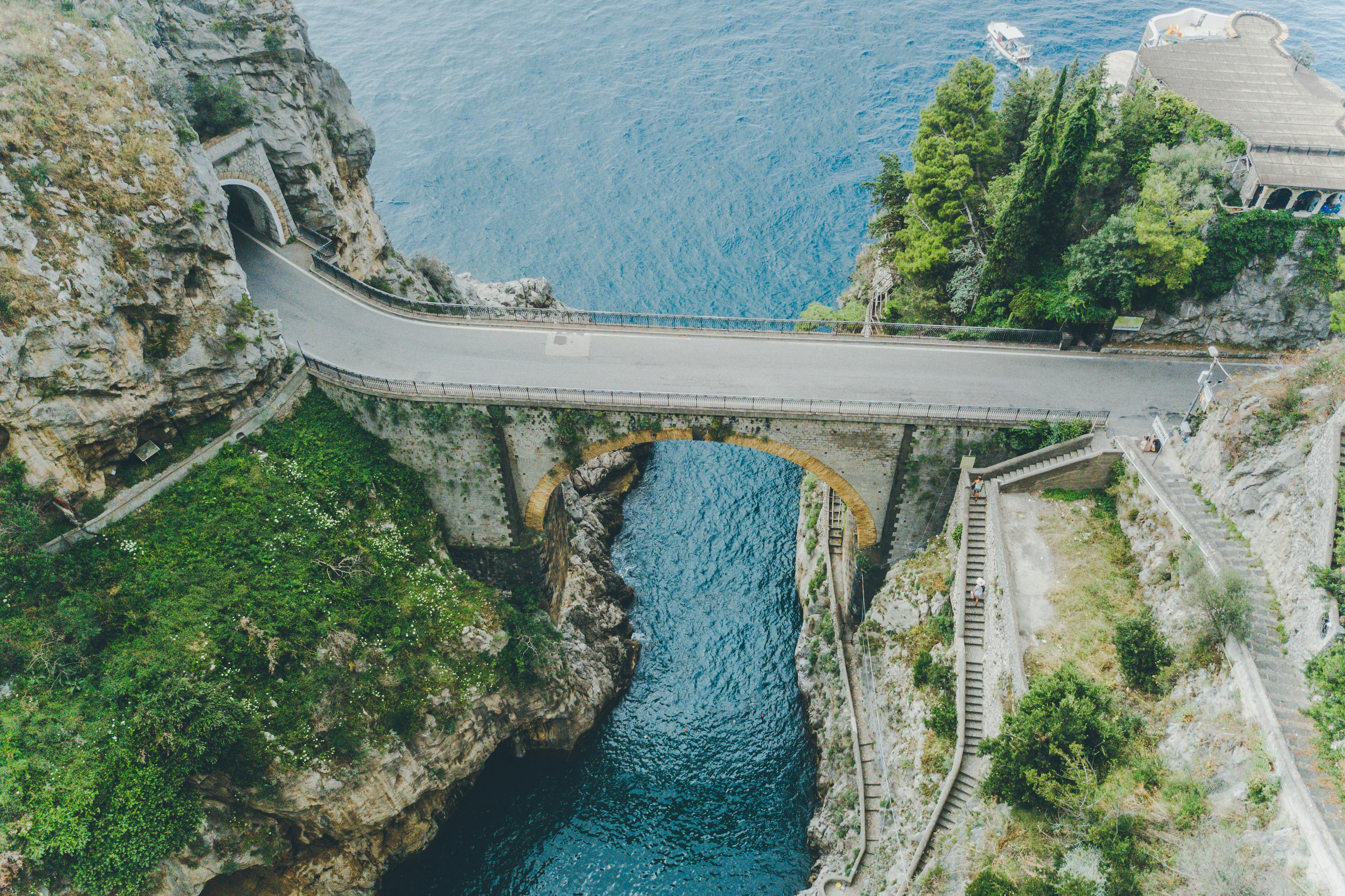 富罗尔桥(Ponte di Furore)