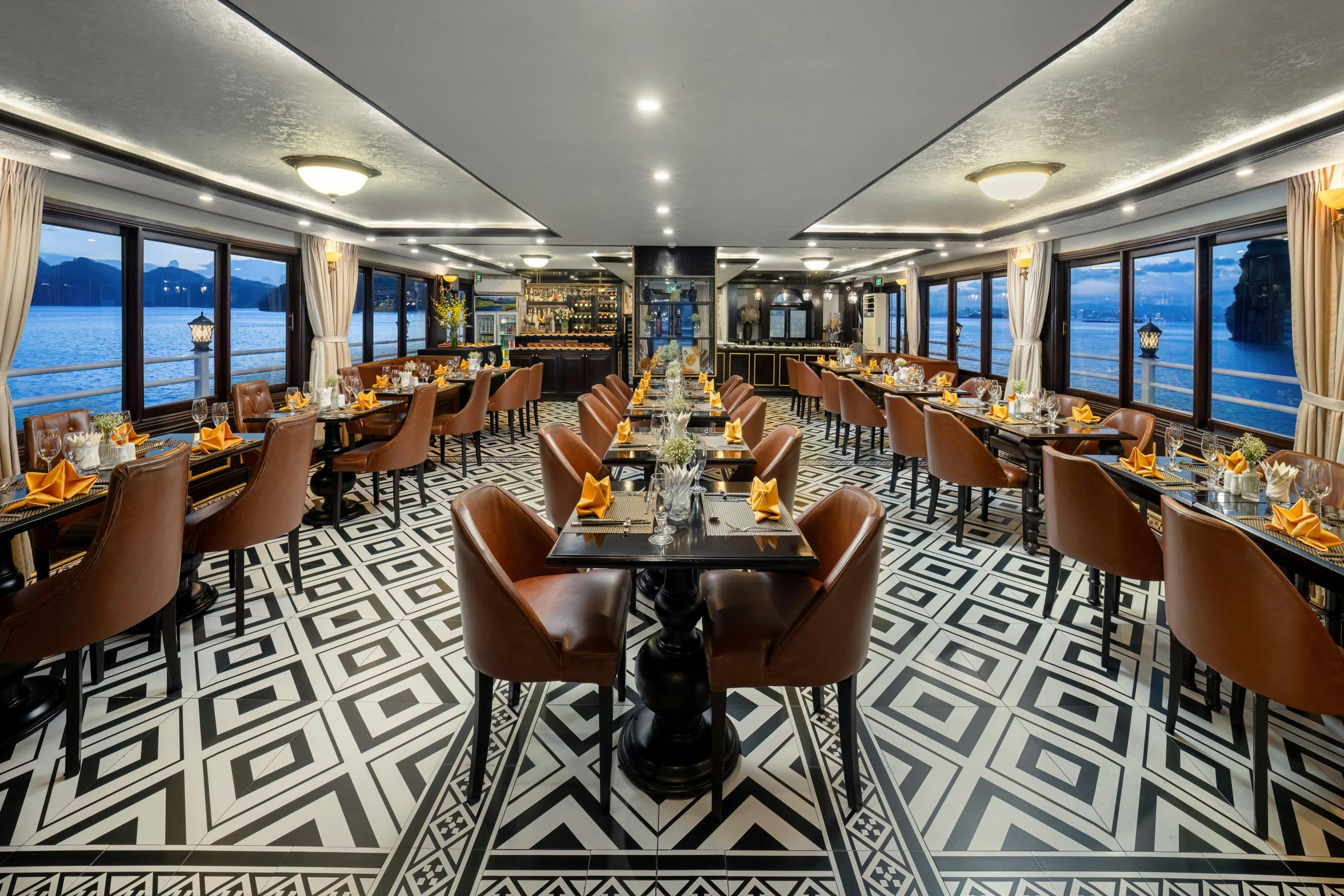Baia di Ha Long: Crociera 2D1N + Ingresso a Sung Sot e Ti Top + Pasti + Trasferimento opzionale — 8