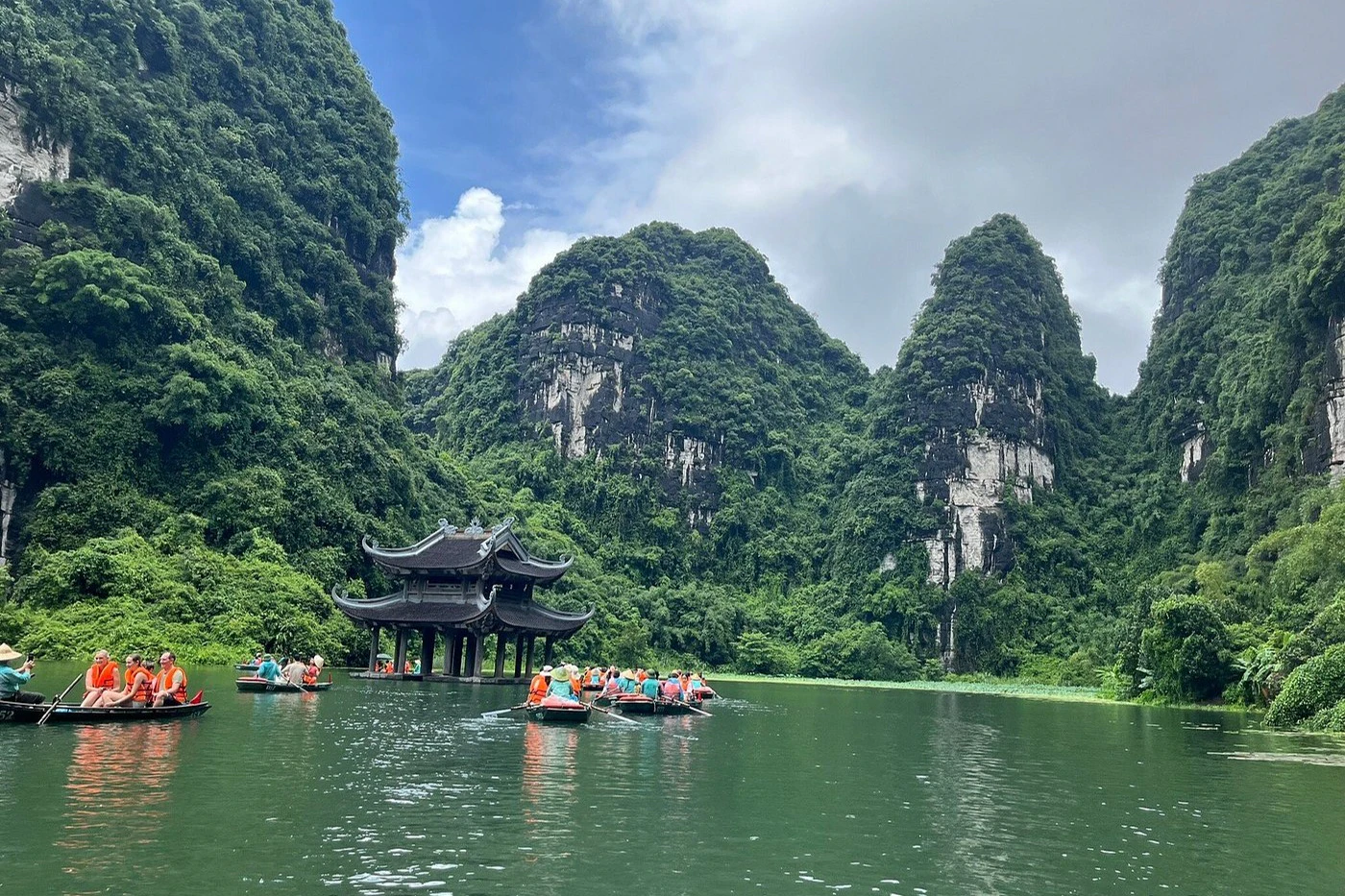 Tam Coc/Trang An, Hoa Lu & Mua Cave: Guided Tour from Hanoi + Boat Ride