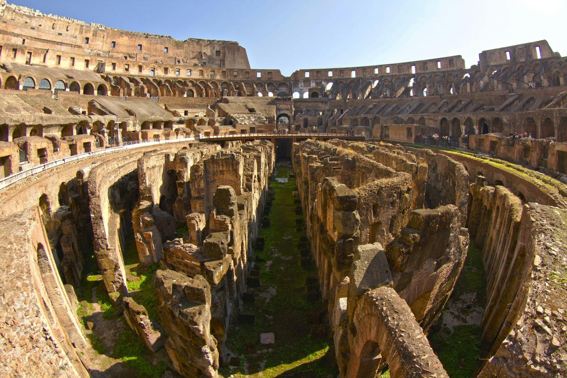Colosseo e Foro Romano: Tour per piccoli gruppi + prelievo dall'hotel — 3