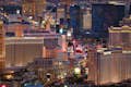 Νυχτερινή πτήση πάνω από το Las Vegas Strip