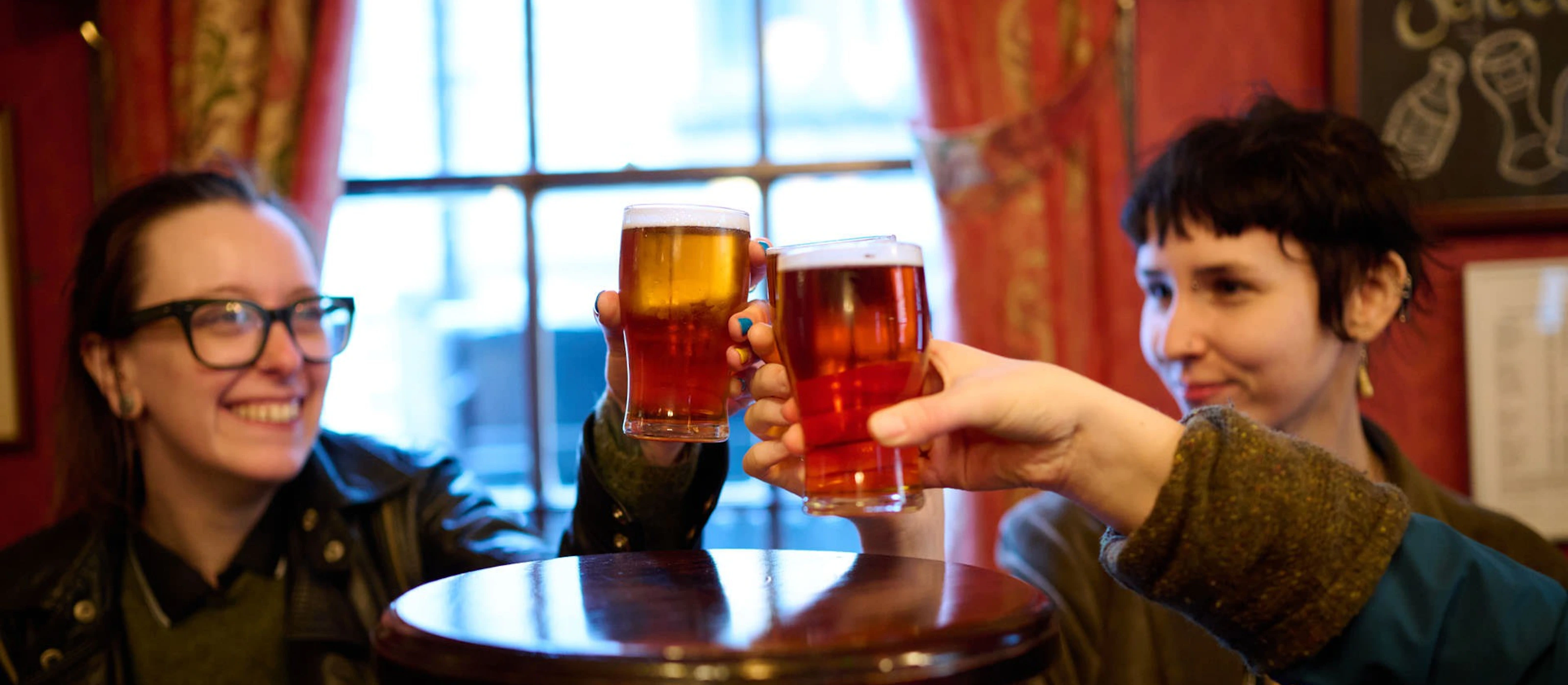 London: Geführte Pub & Food Walking Tour + Verkostungen + Getränke