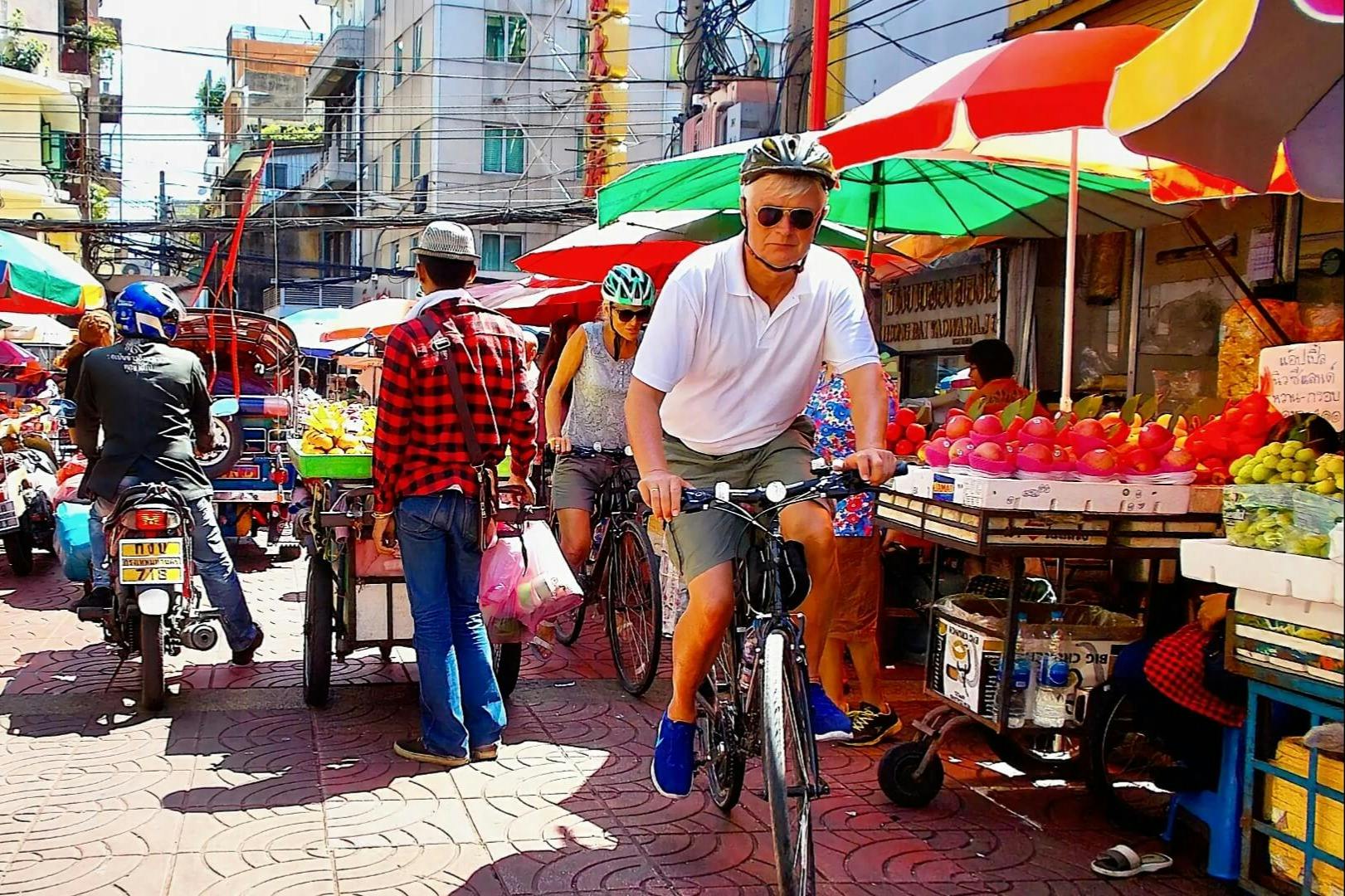Bangkok: Passeio guiado de bicicleta pela cidade em grupo reduzido + petiscos - Photo 7