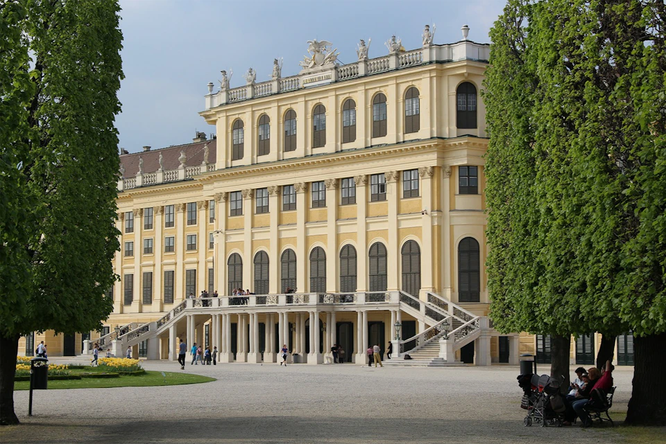 Guided tour of Schonbrunn Palace & garden
