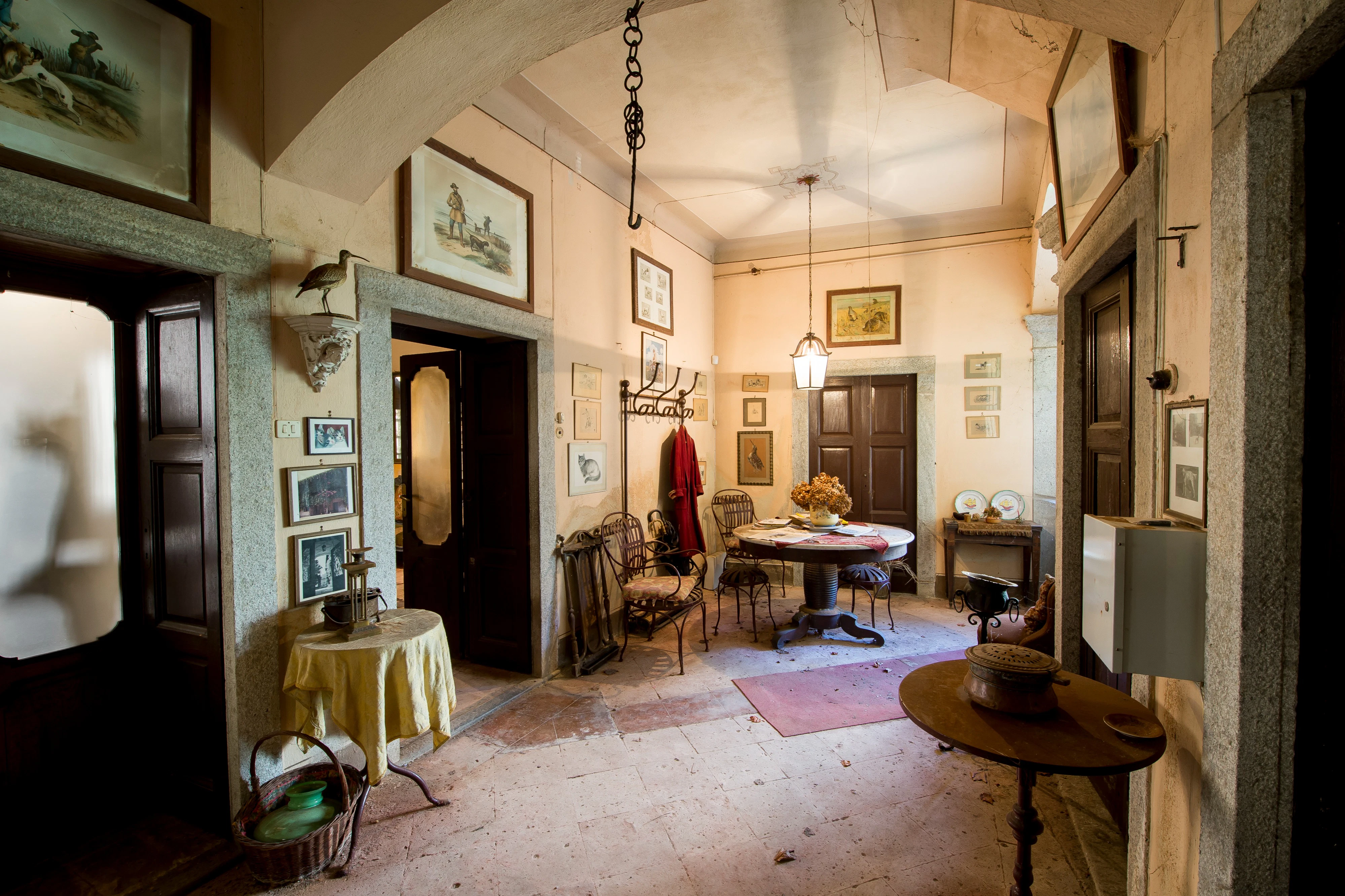 Morazzone: Casa Macchi Entry