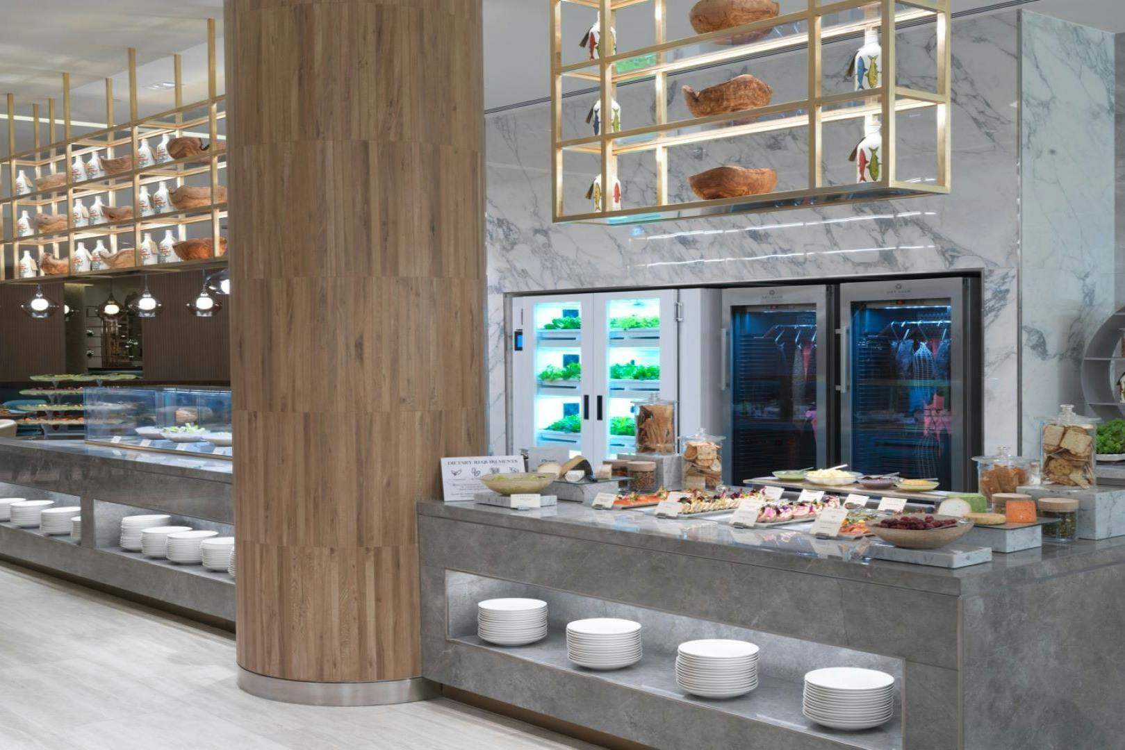 棕榈岛亚特兰蒂斯的红花自助晚餐（包括软饮）。