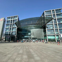 Washingtonplatz Mötesplats. Håll utkik efter det blå paraplyet.