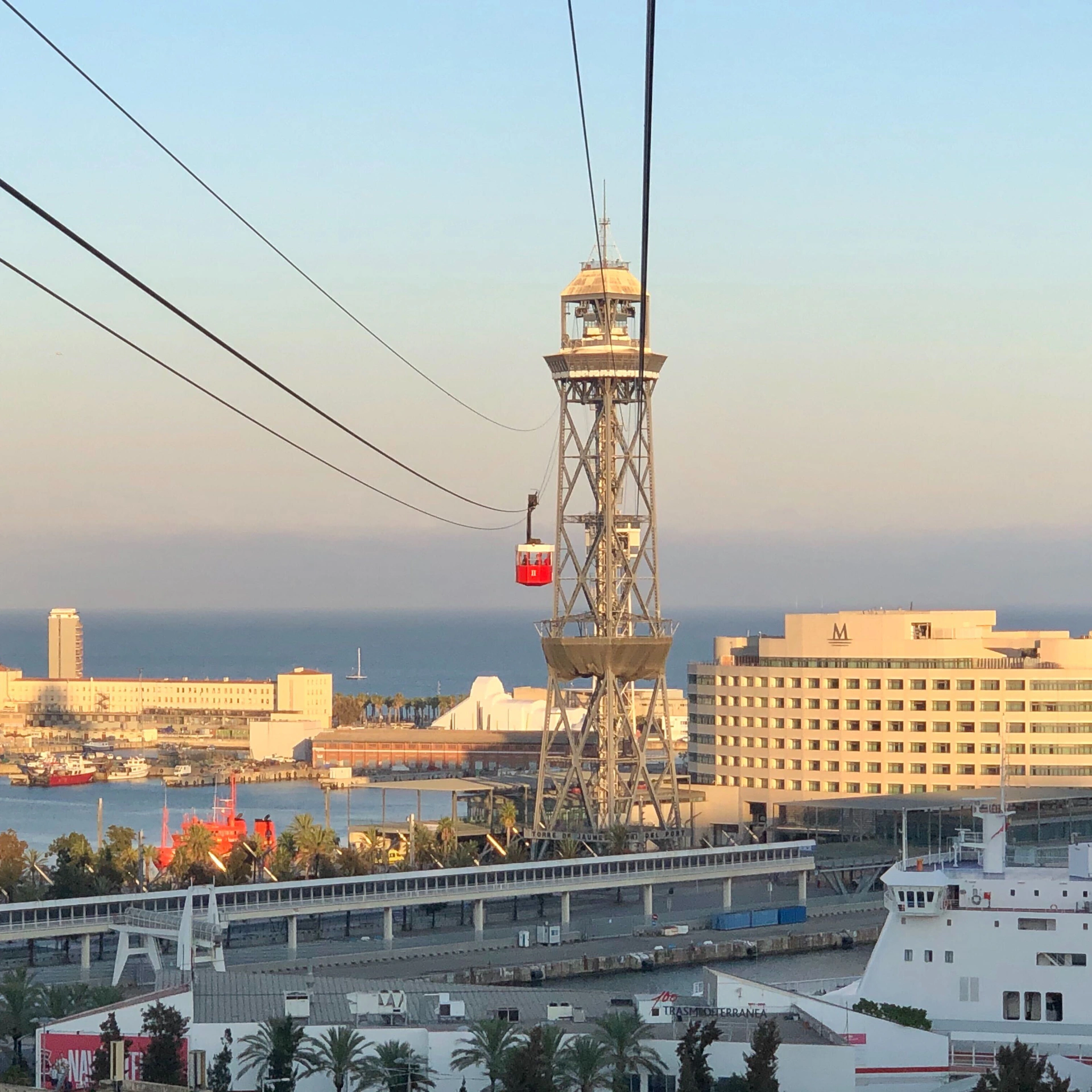 Telefèric de Barcelona: anada i tornada des de la platja de la Barceloneta