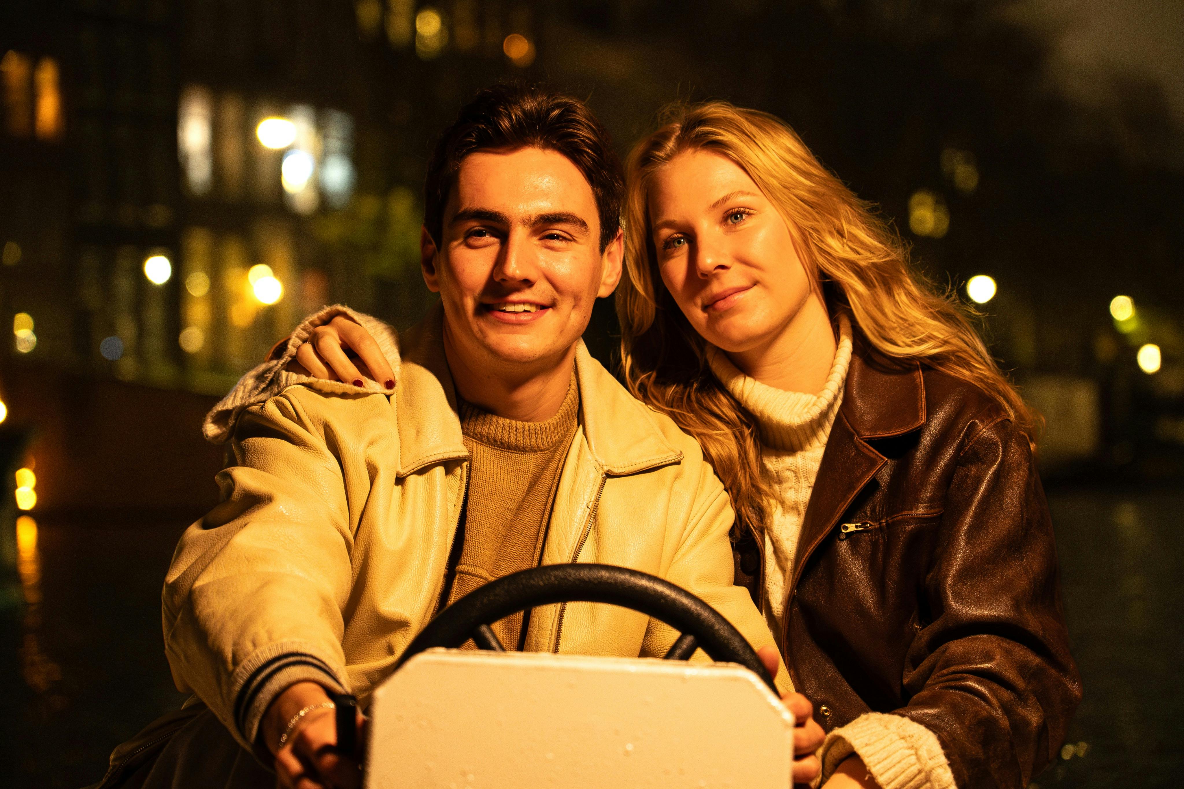 Par på kanalerne i Amsterdam