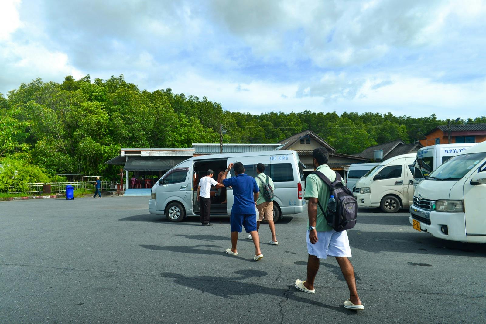 ジェームズ・ボンド島＆パンガー湾：プーケット発ロングテイルボートツアー＋送迎