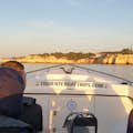 Excursión a la cueva de Benagil al atardecer Excursiones en barco Tridente Algarve Armacao Pera