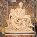 A famosa Pietà de Michelangelo