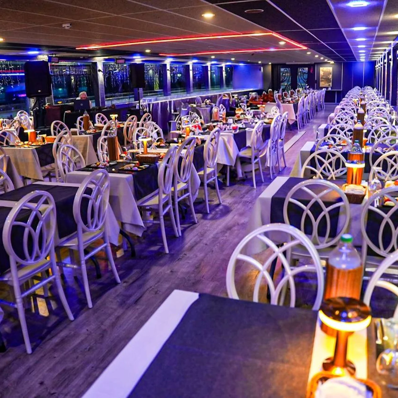 Istanbul: Bosphorus Dinner Cruise with Live Show in a Catamaran in Istanbul β Tiqets