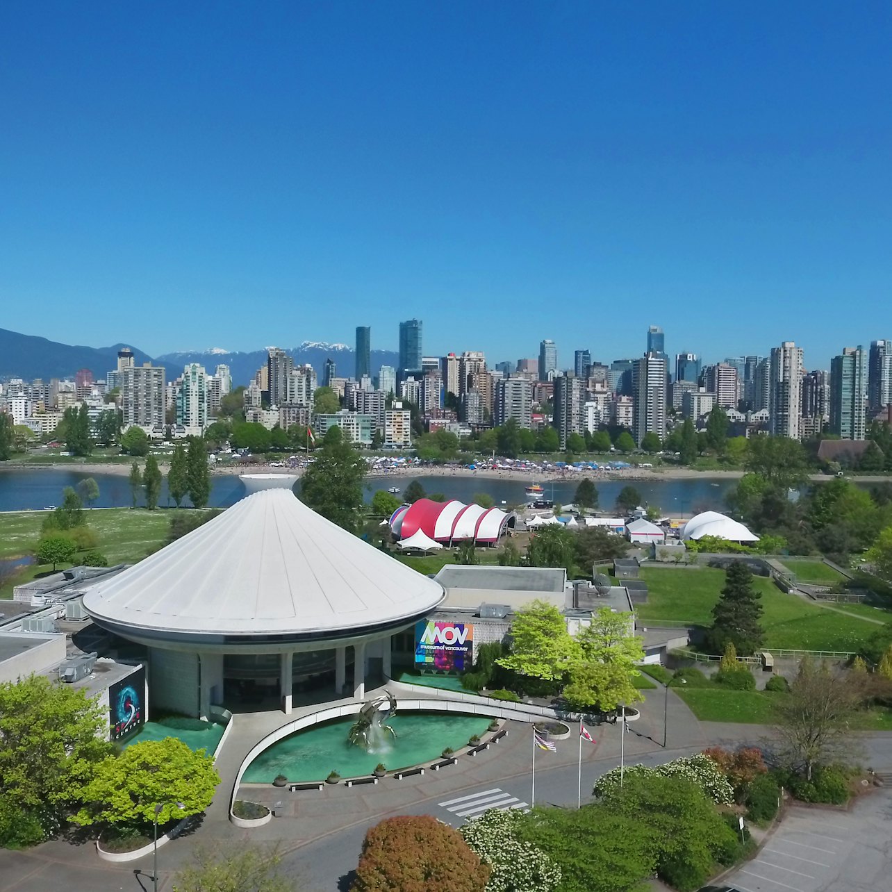 Museo de Vancouver: Entrada - Alojamientos en Vancouver