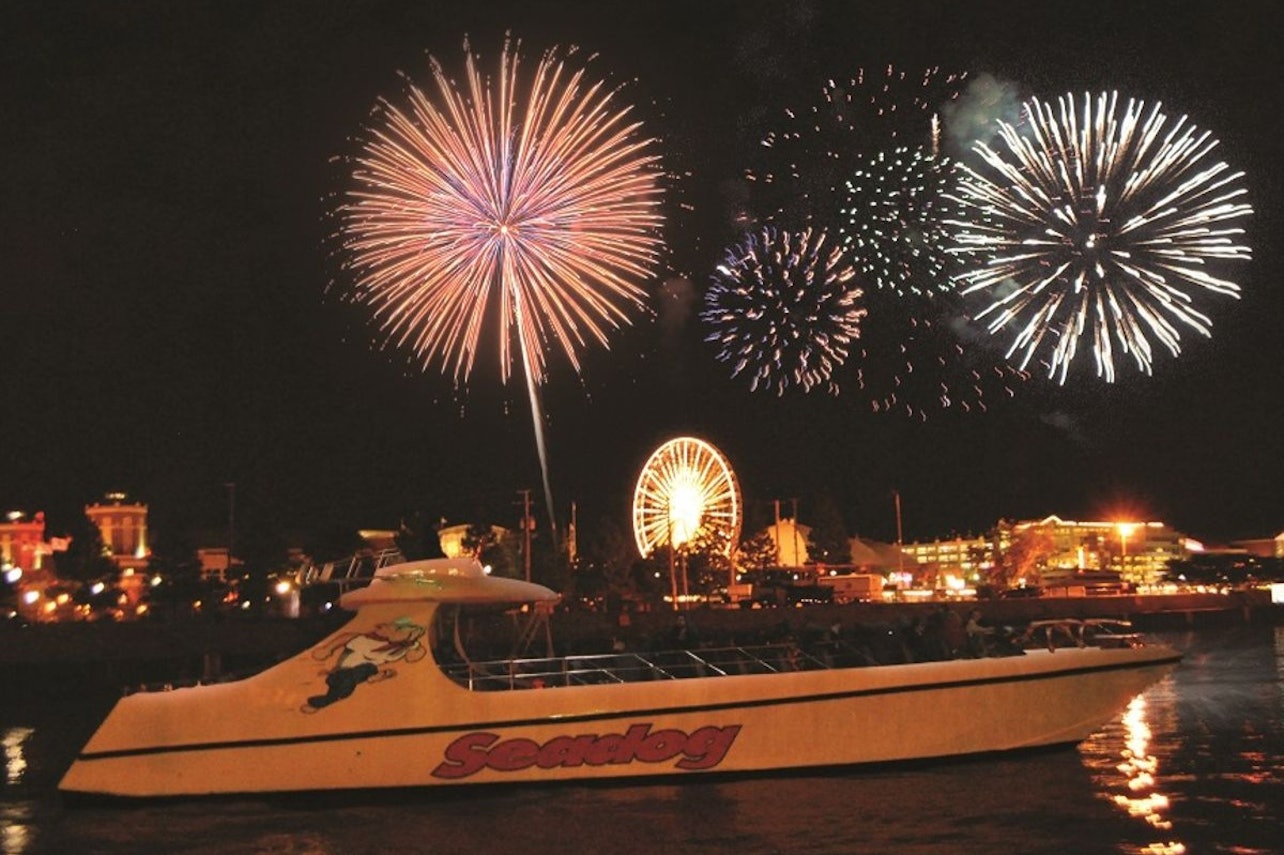 Chicago Lakefront Fireworks Cruise - Accommodations in Chicago