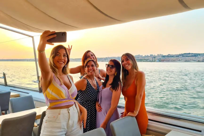 Lisbon: Tagus River Sunset Cruise + Drink