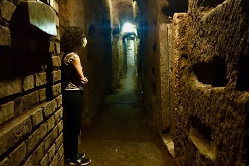 ローマの地下墓地：エクスプレス小グループガイド付きツアー（送迎付き）(即日発券)