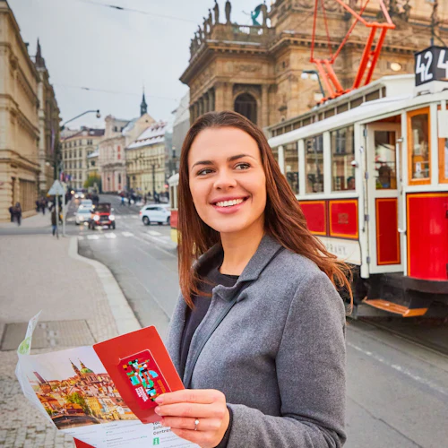 Turistspårvagn linje 42 är också gratis med ditt Prag besökspass. Biljetten är giltig i 24 timmar.