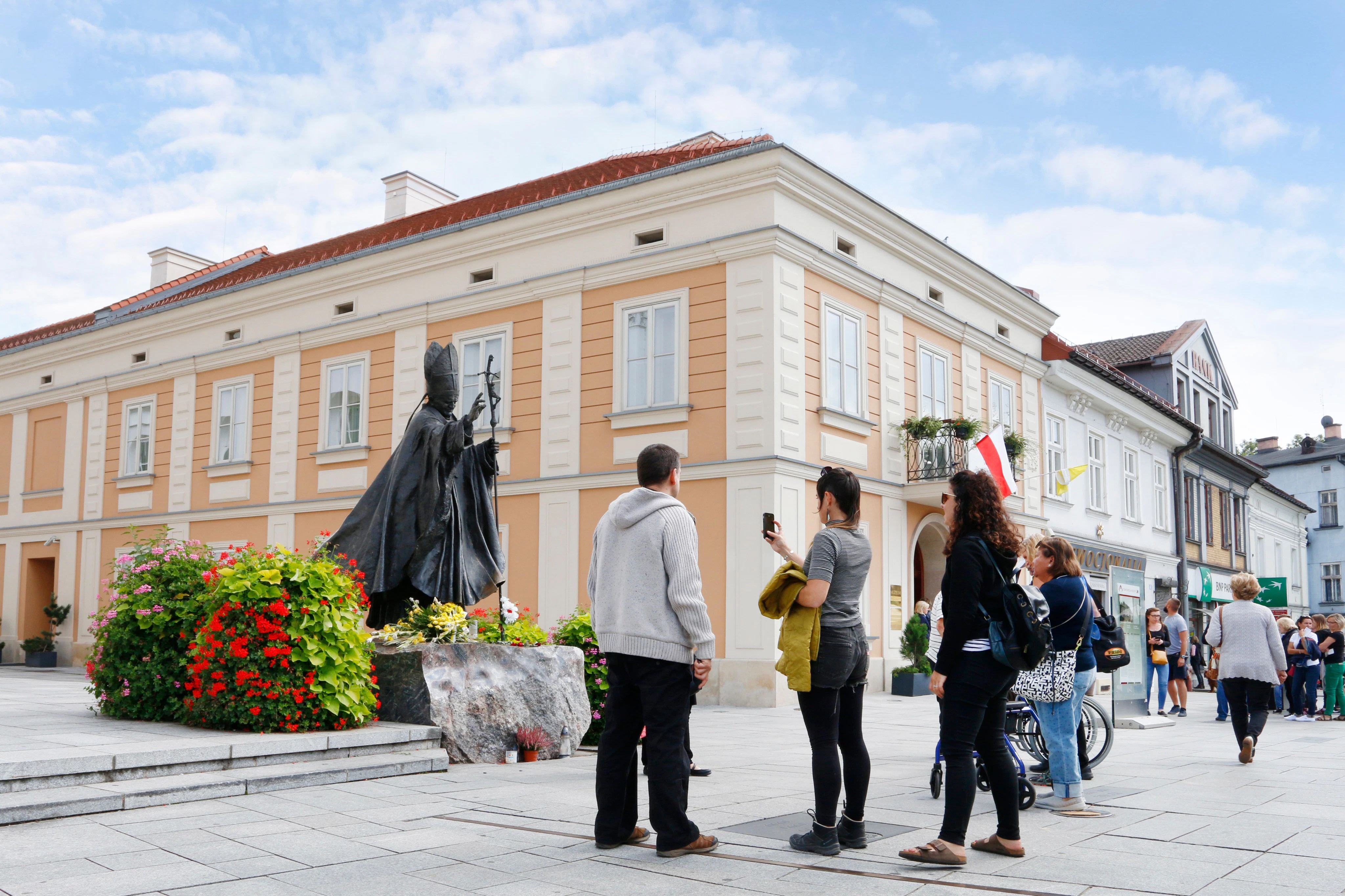 Wadowice & Czestochowa: Day Trip from Krakow with John Paul II Museum Visit