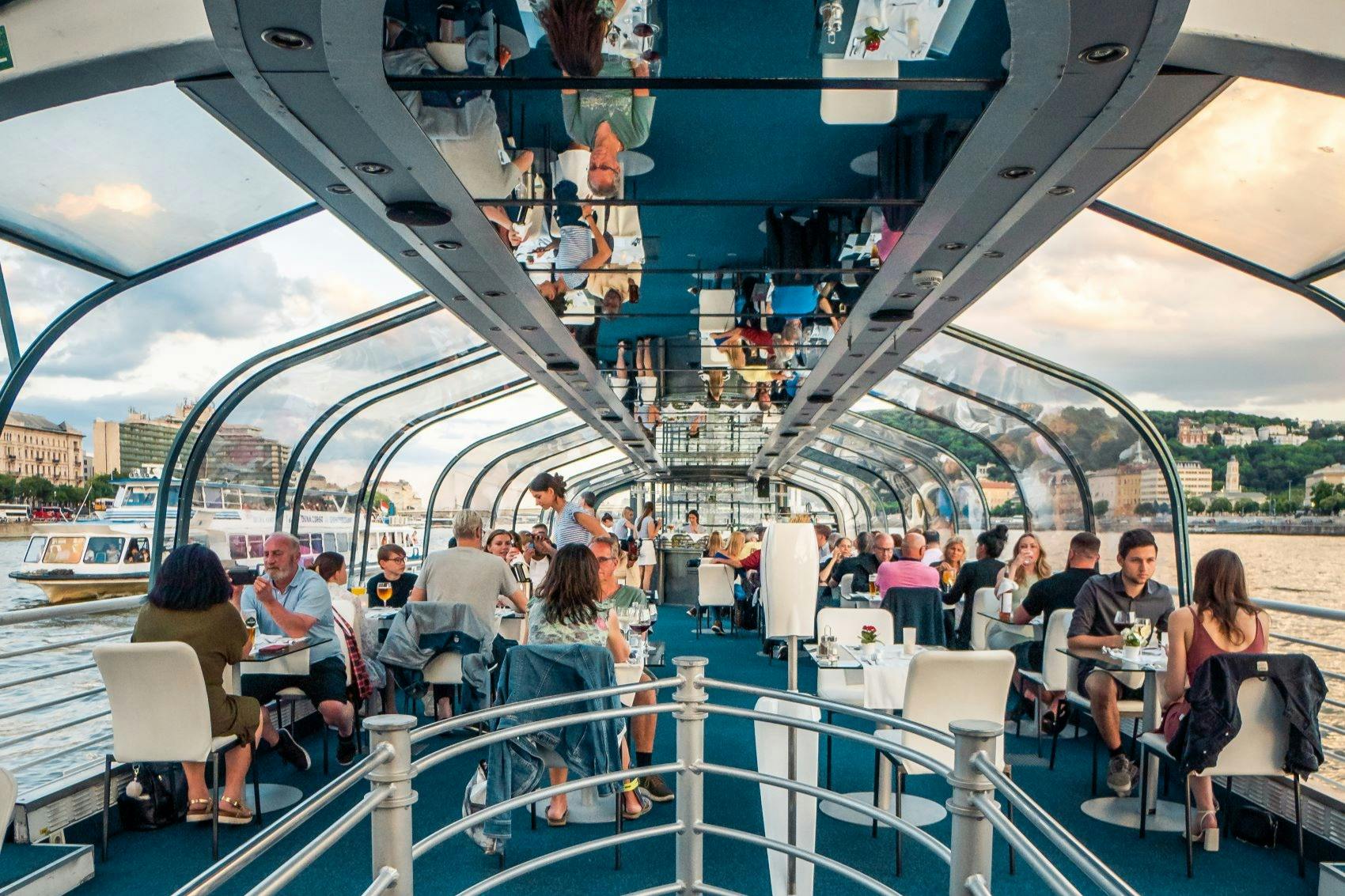 Budapest: Dinner Cruise + 1 Drink + Live Music 5