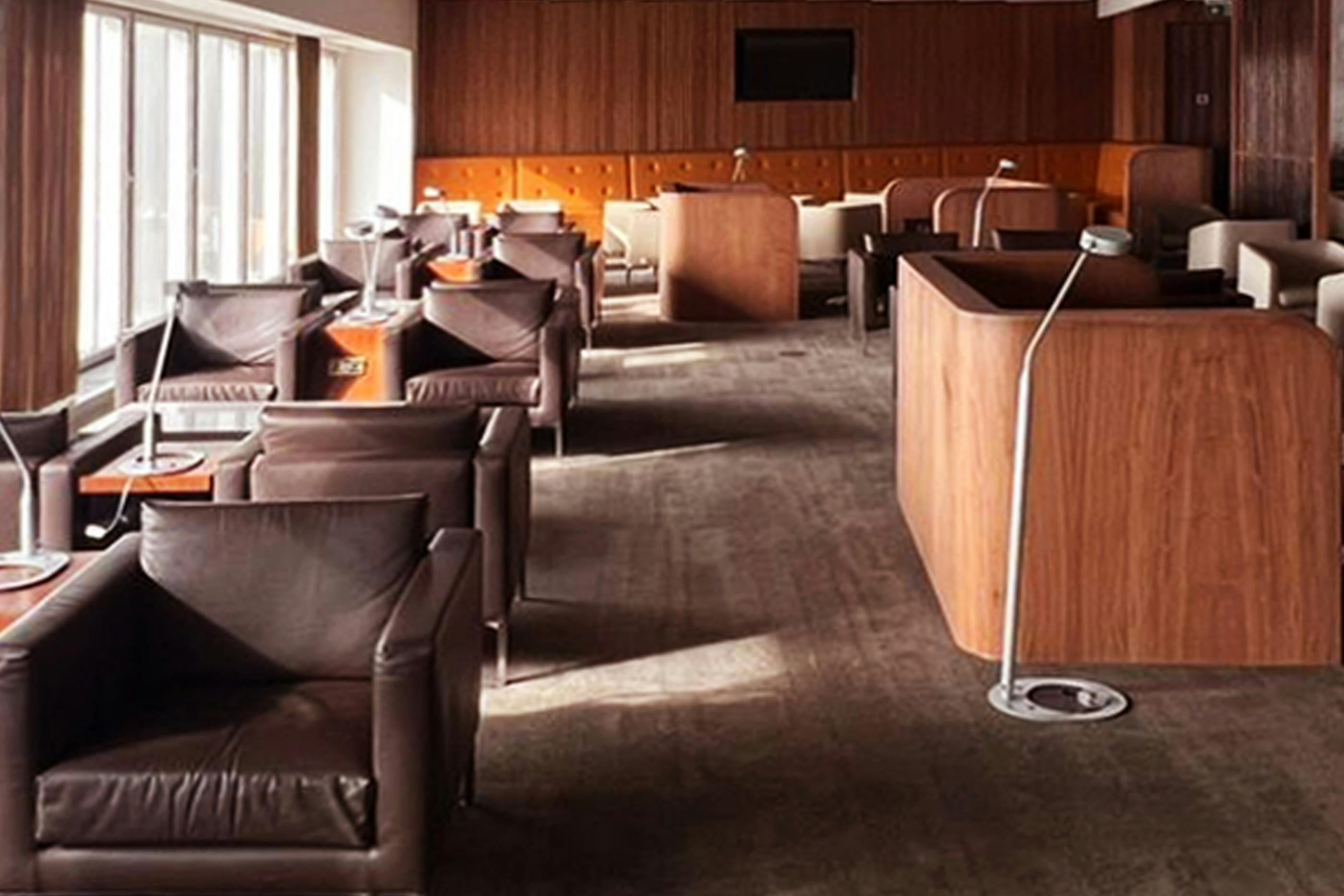 Blush Lounge från Plaza Premium Group (avgångar, terminal 4)