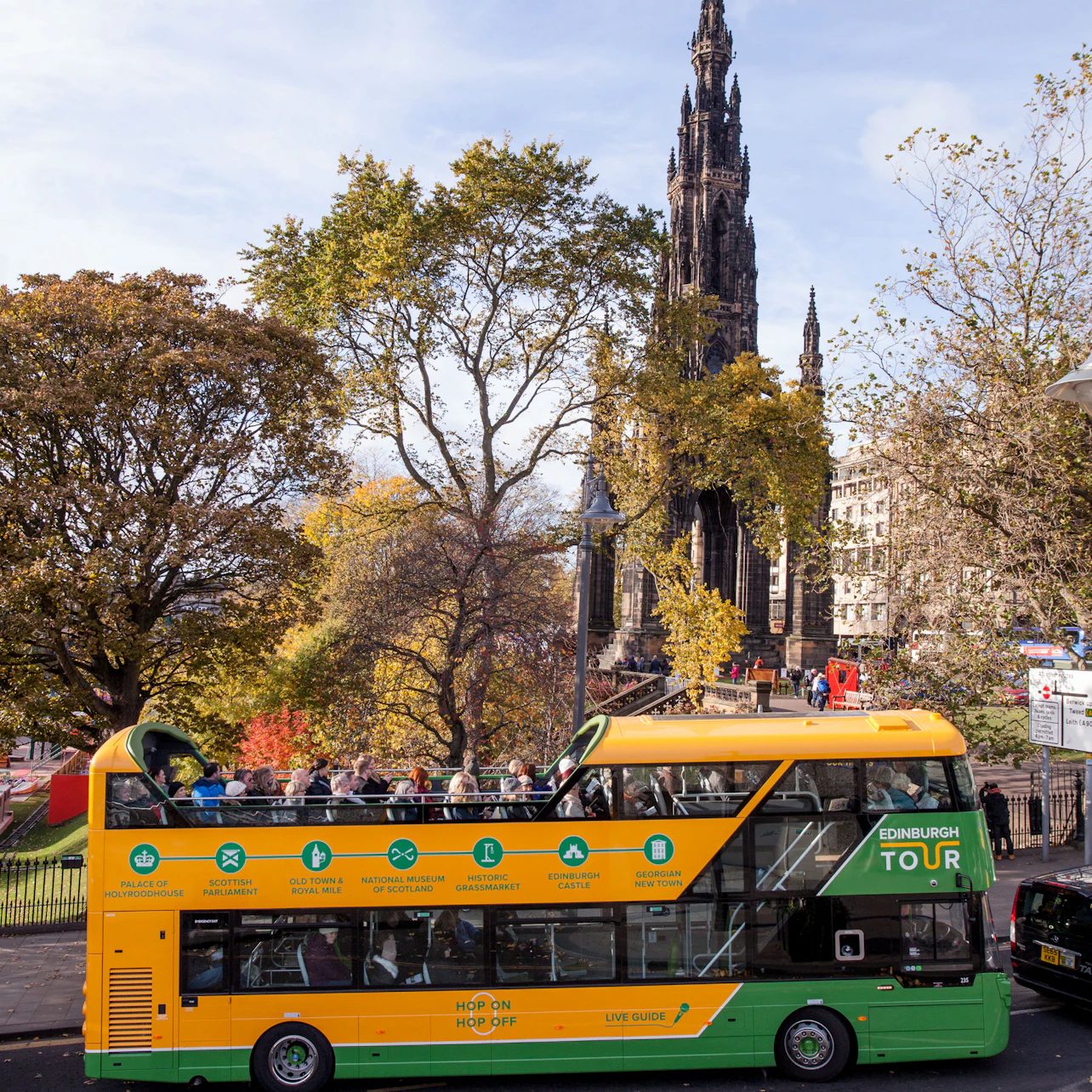 Hop-on Hop-off Bus Edinburgh in Edinburgh β Tiqets
