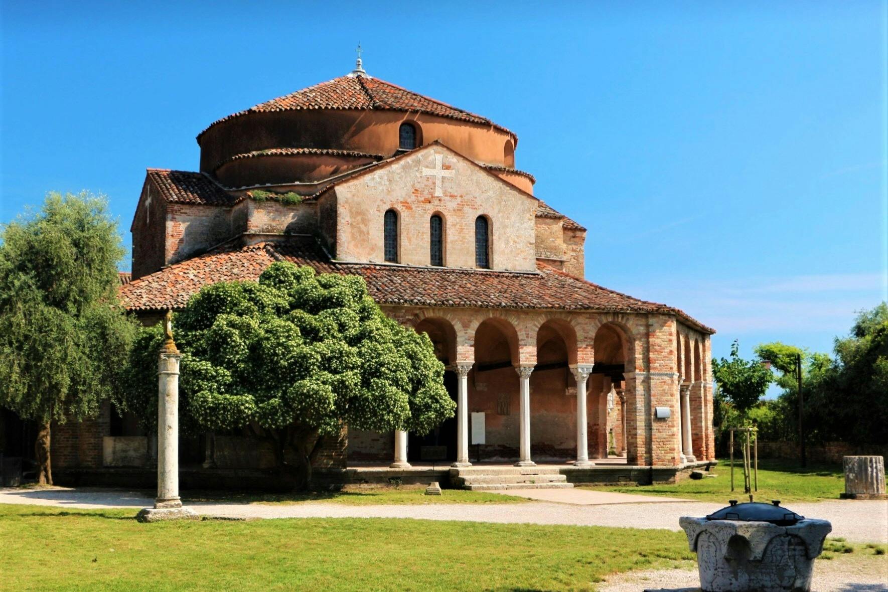Murano, Burano & Torcello: Boat Tour from St. Mark's Square + Glass-blowing Demo
