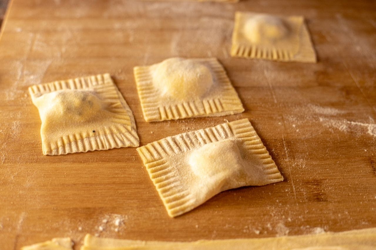 Ραβιόλια γεμιστά με τυρί ρικότα και σπανάκι