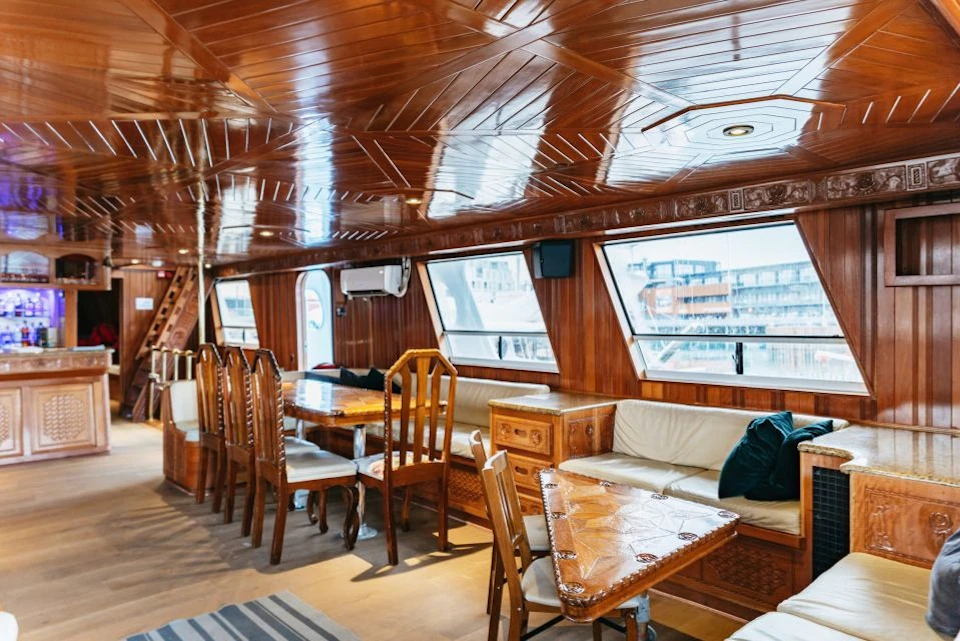 Yacht