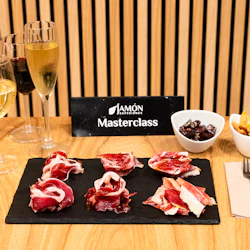 Barcelona: Guided Ultimate Ham & Wine Tasting Experience